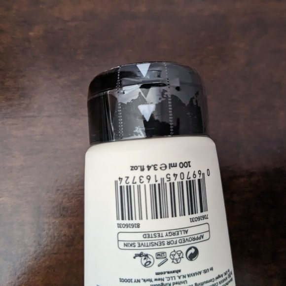 AHAVA Smoothing Hand Cream in Kale & Turmeric - Picture 2 of 3